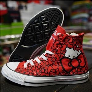 NEW HELLO KITTY Converse Chuck Taylor All Star HI Wwomen's SIZE 6 RED